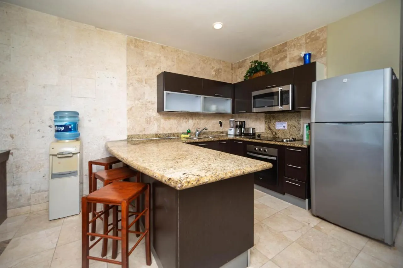 202 C - Apartment In First Line Of Beach With Direct Access To The Beach Playa del Carmen