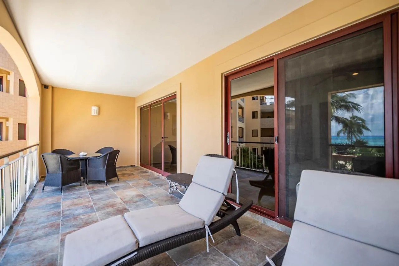 202 C - Apartment In First Line Of Beach With Direct Access To The Beach Playa del Carmen