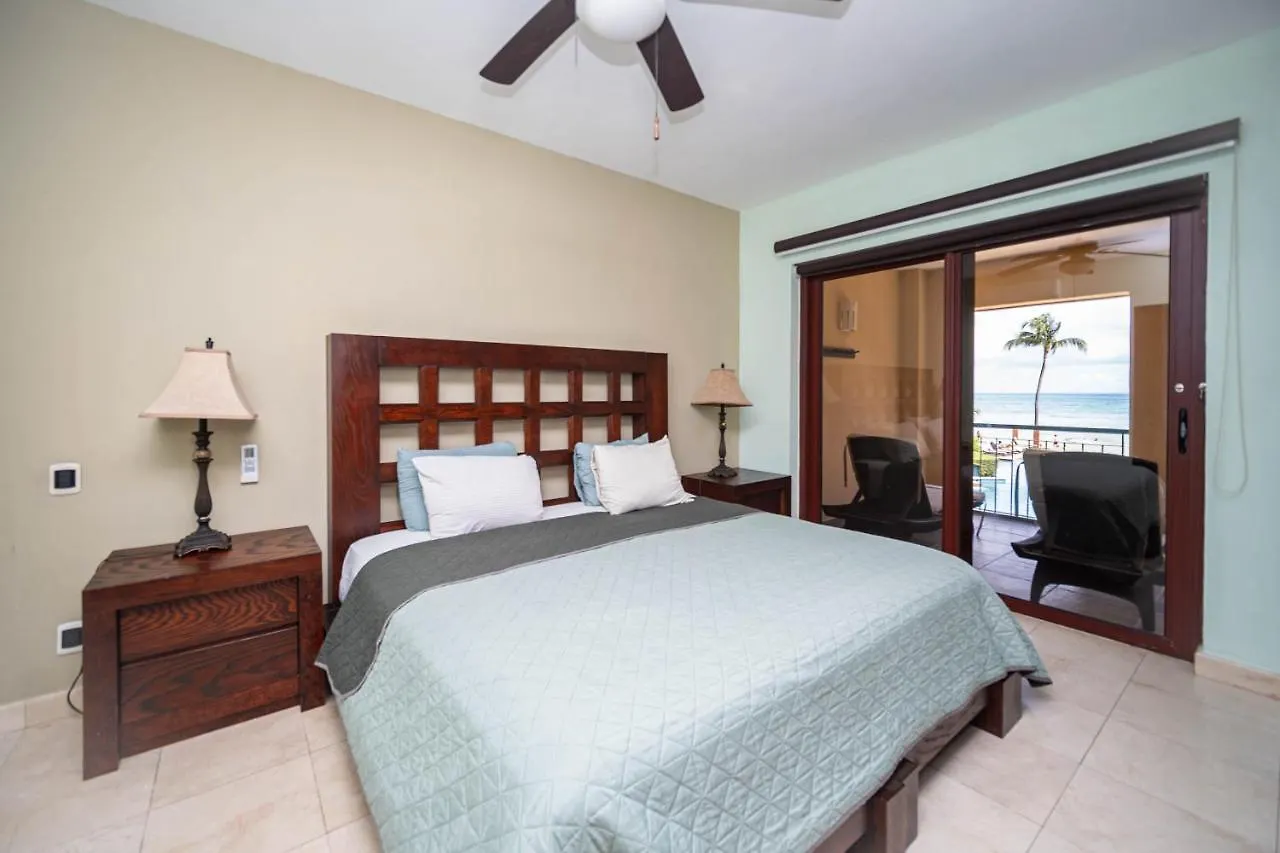 202 C - Apartment In First Line Of Beach With Direct Access To The Beach Playa del Carmen